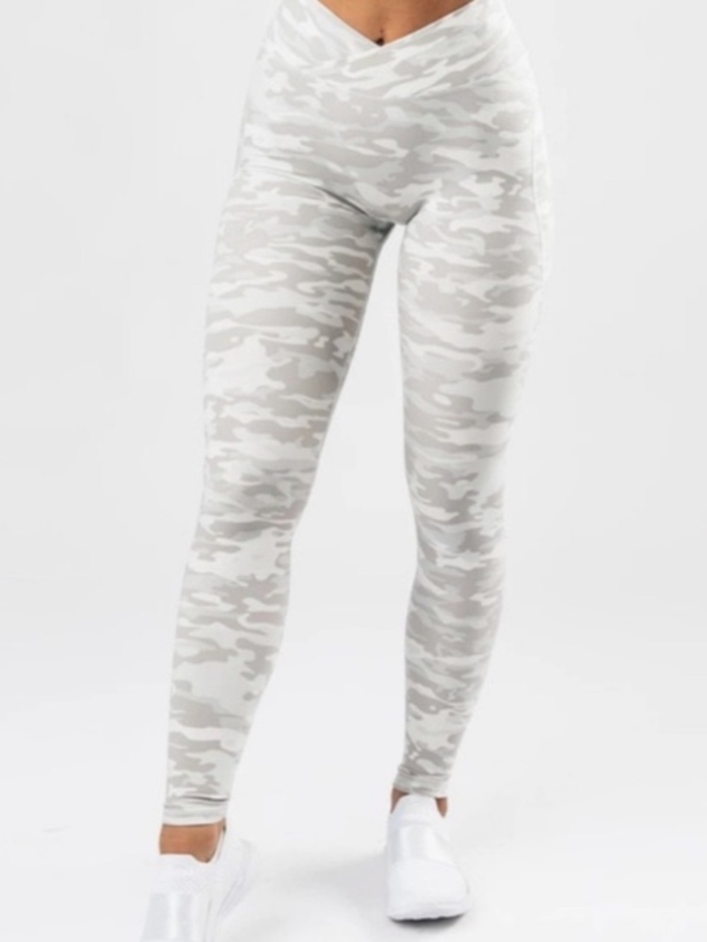 Alphalete Light Gray Camo V-Waist Leggings